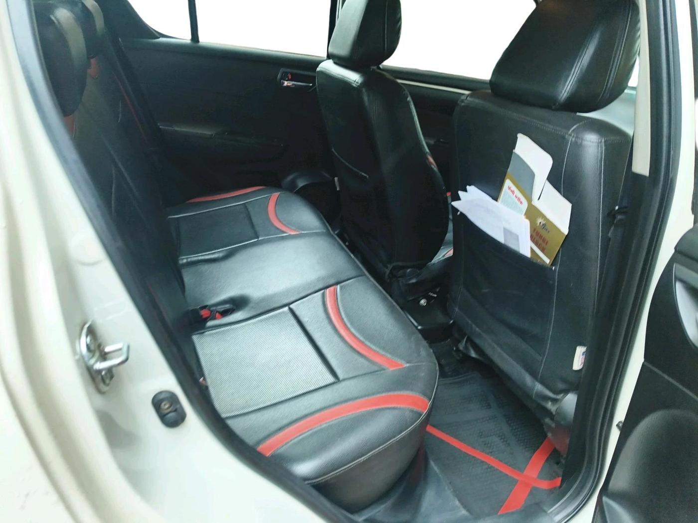2015 Maruti Swift VXI, Petrol, Manual, 1,98,520 km, interior