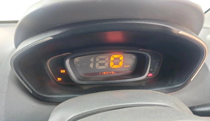 2015 Renault Kwid RXT 1.0, Petrol, Manual, 1,18,049 km, interior