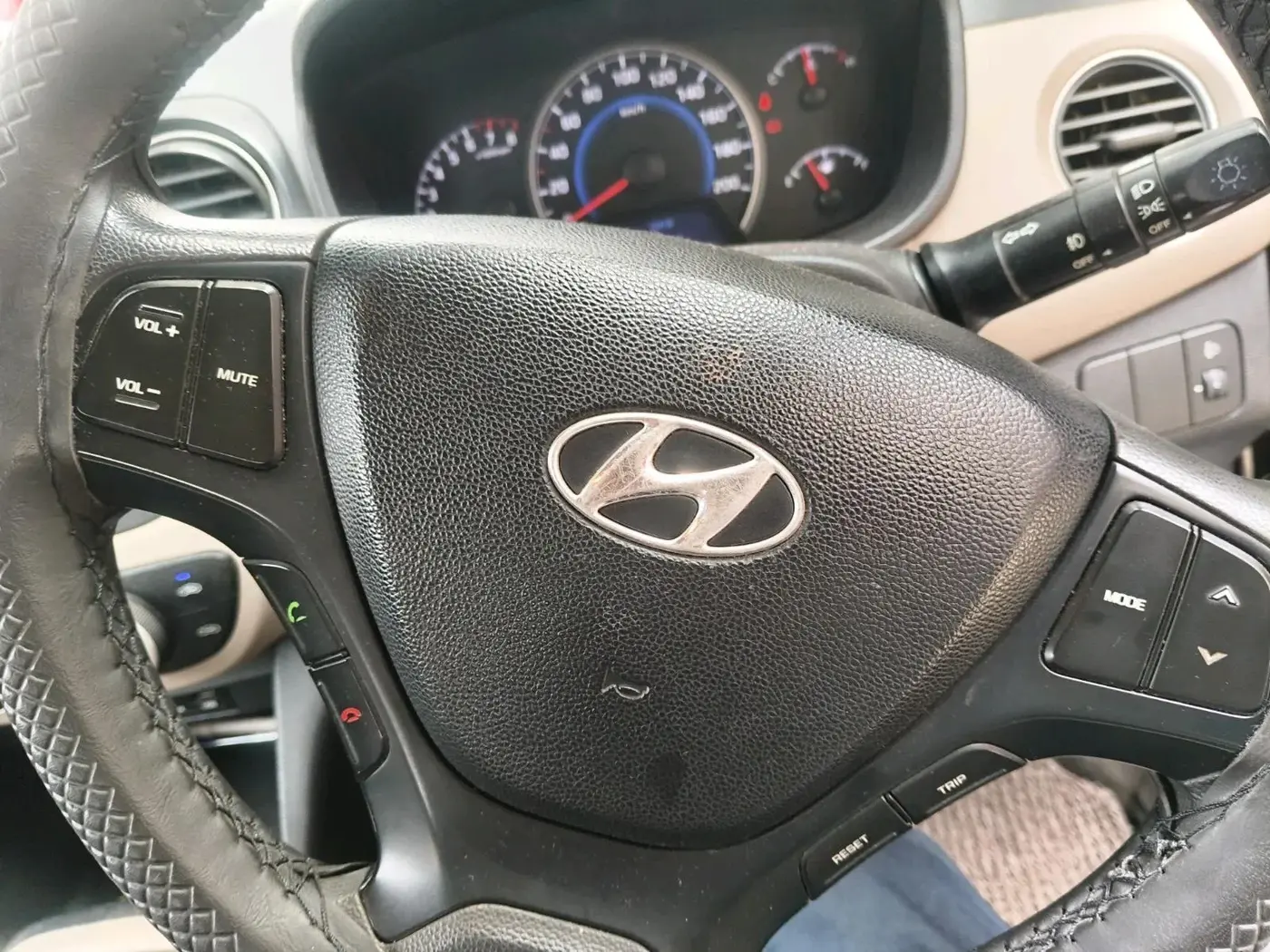 2015 Hyundai Grand i10 SPORTZ 1.2 KAPPA VTVT, Petrol, Manual, 99,000 km, interior