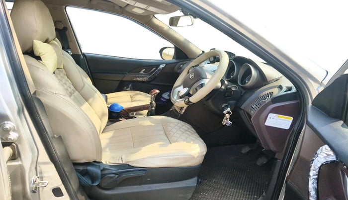 2012 Mahindra XUV500 W8, Diesel, Manual, 1,49,699 km, interior
