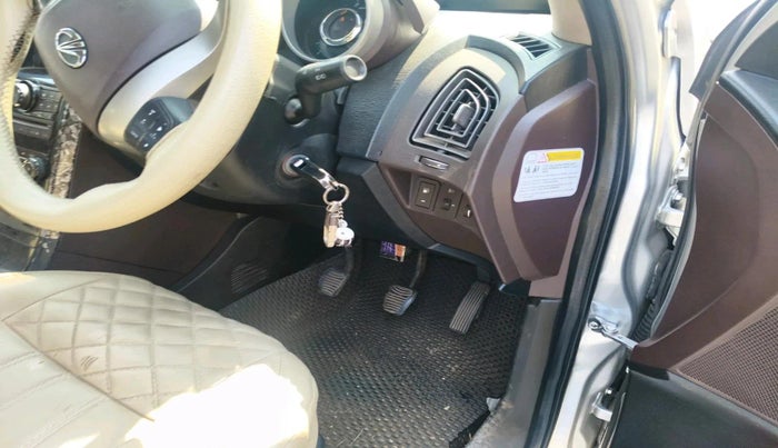 2012 Mahindra XUV500 W8, Diesel, Manual, 1,49,699 km, interior