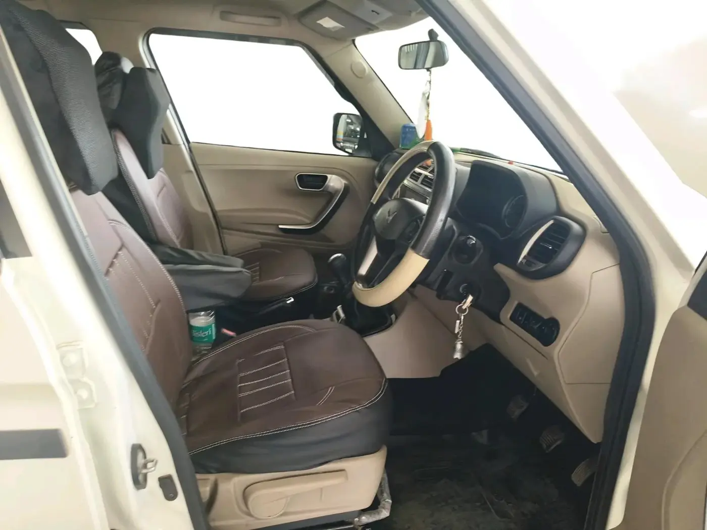 2024 Mahindra BOLERO NEO N10 R, Diesel, Manual, 46,072 km, interior