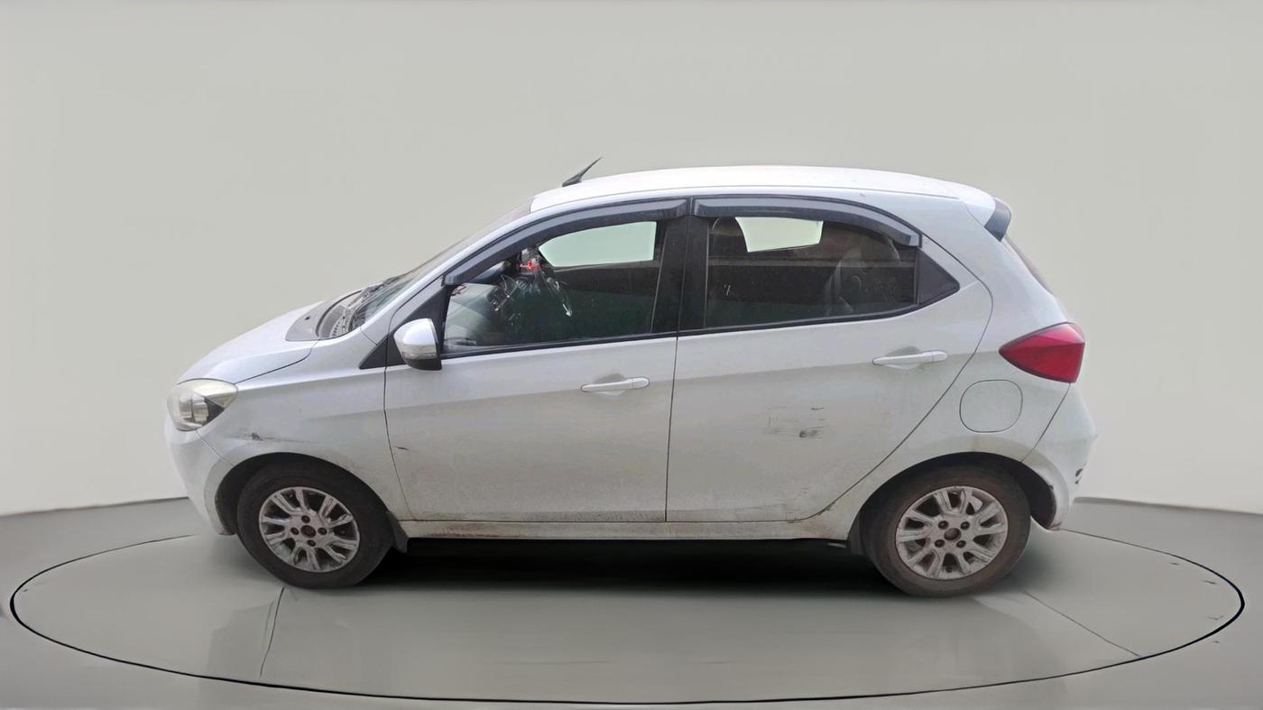 2017 Tata Tiago XZ PETROL, Petrol, Manual, 92,112 km, exterior