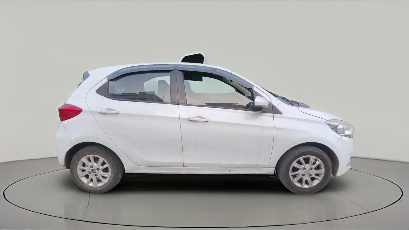 2017 Tata Tiago XZ PETROL, Petrol, Manual, 92,112 km, exterior