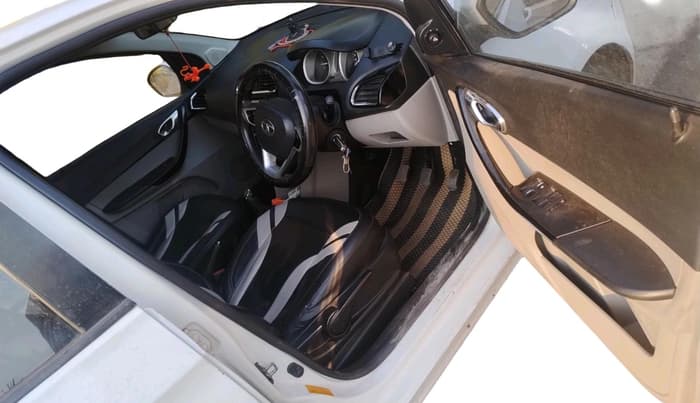 2017 Tata Tiago XZ PETROL, Petrol, Manual, 92,112 km, interior