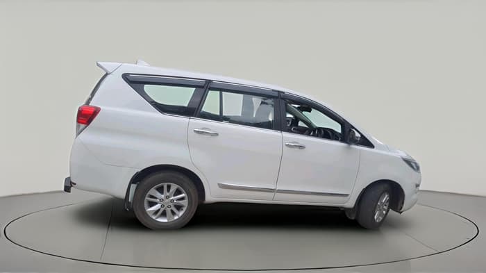 2020 Toyota Innova Crysta 2.4 VX 8 STR, Diesel, Manual, 1,53,618 km, exterior
