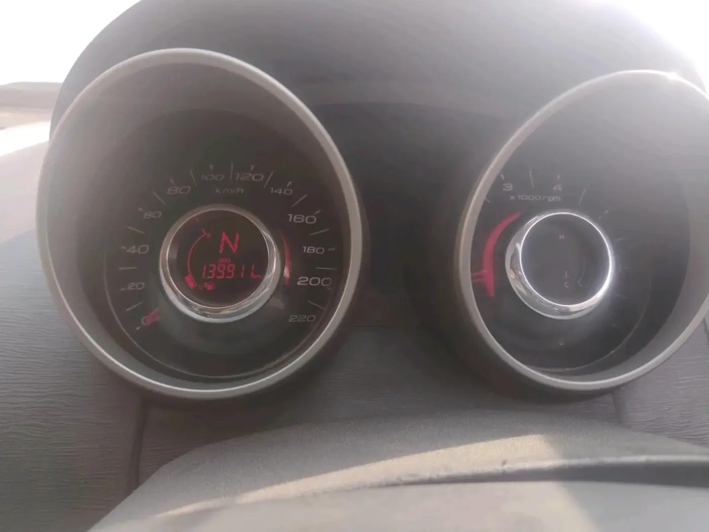 2013 Mahindra XUV500 W6, Diesel, Manual, 1,40,068 km, interior