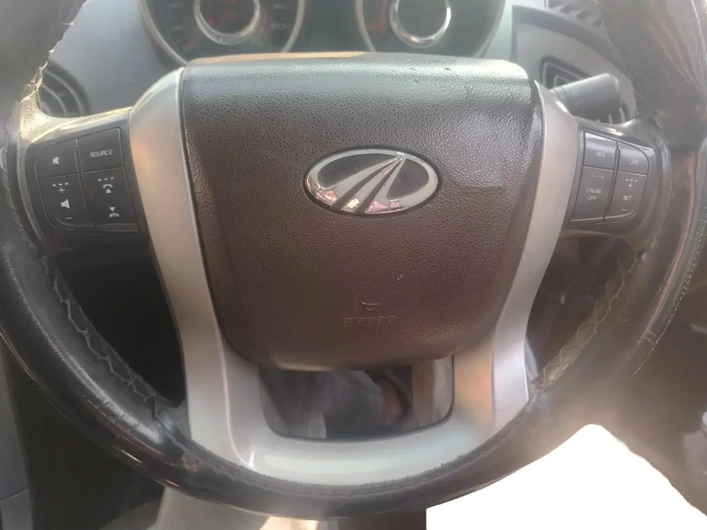 2013 Mahindra XUV500 W6, Diesel, Manual, 1,40,068 km, interior