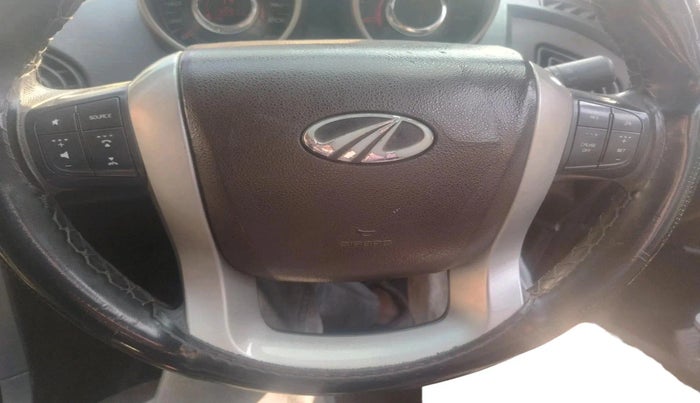 2013 Mahindra XUV500 W6, Diesel, Manual, 1,40,068 km, interior