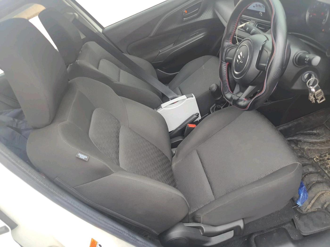 2025 Maruti Swift LXi, Petrol, Manual, 4,813 km, interior