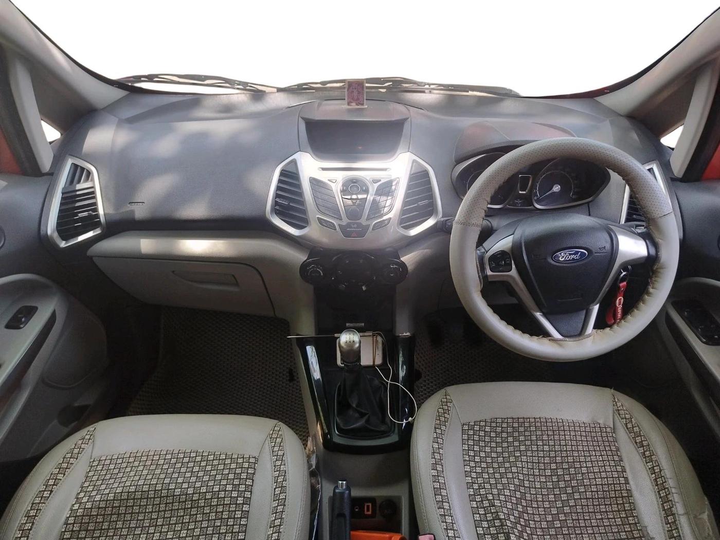 2015 Ford Ecosport TITANIUM 1.5L DIESEL, Diesel, Manual, 1,21,911 km, interior