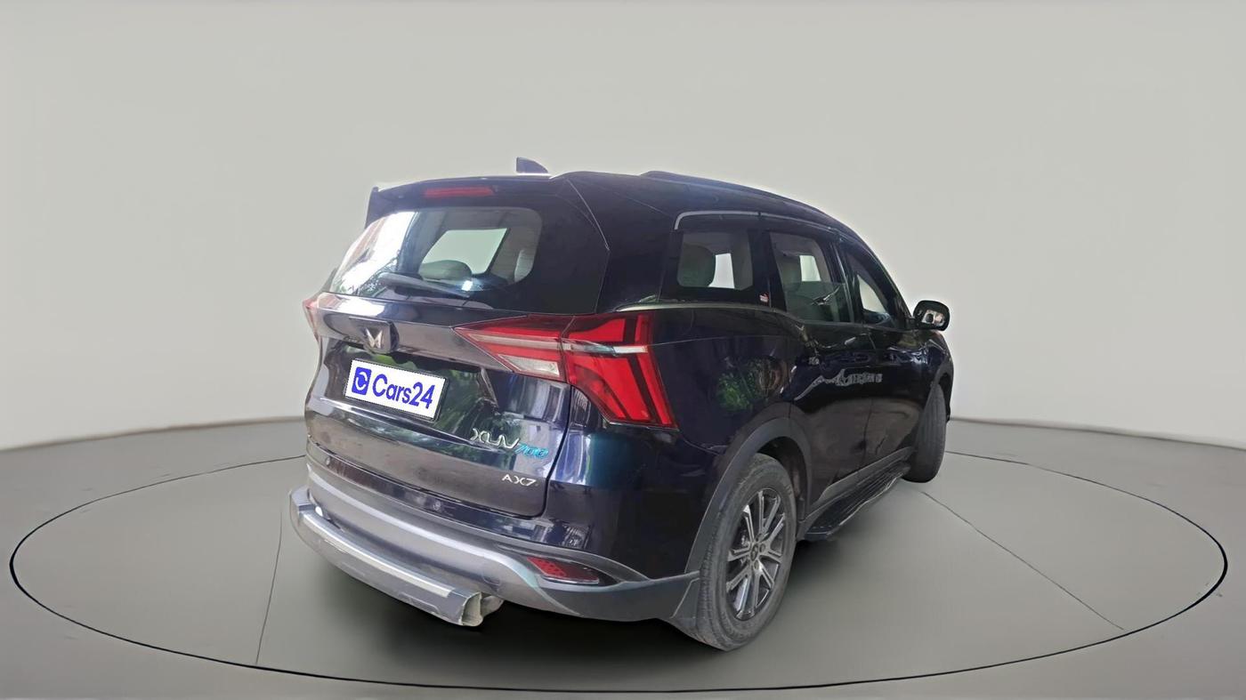 2022 Mahindra XUV700 AX 7 LUXURY D AT 7 STR, Diesel, Automatic, 1,31,054 km, exterior