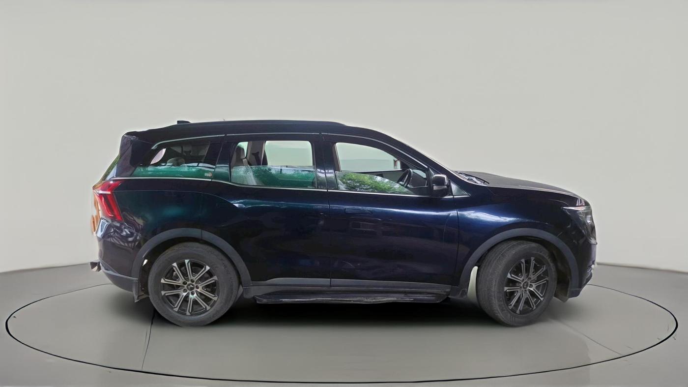 2022 Mahindra XUV700 AX 7 LUXURY D AT 7 STR, Diesel, Automatic, 1,31,054 km, exterior