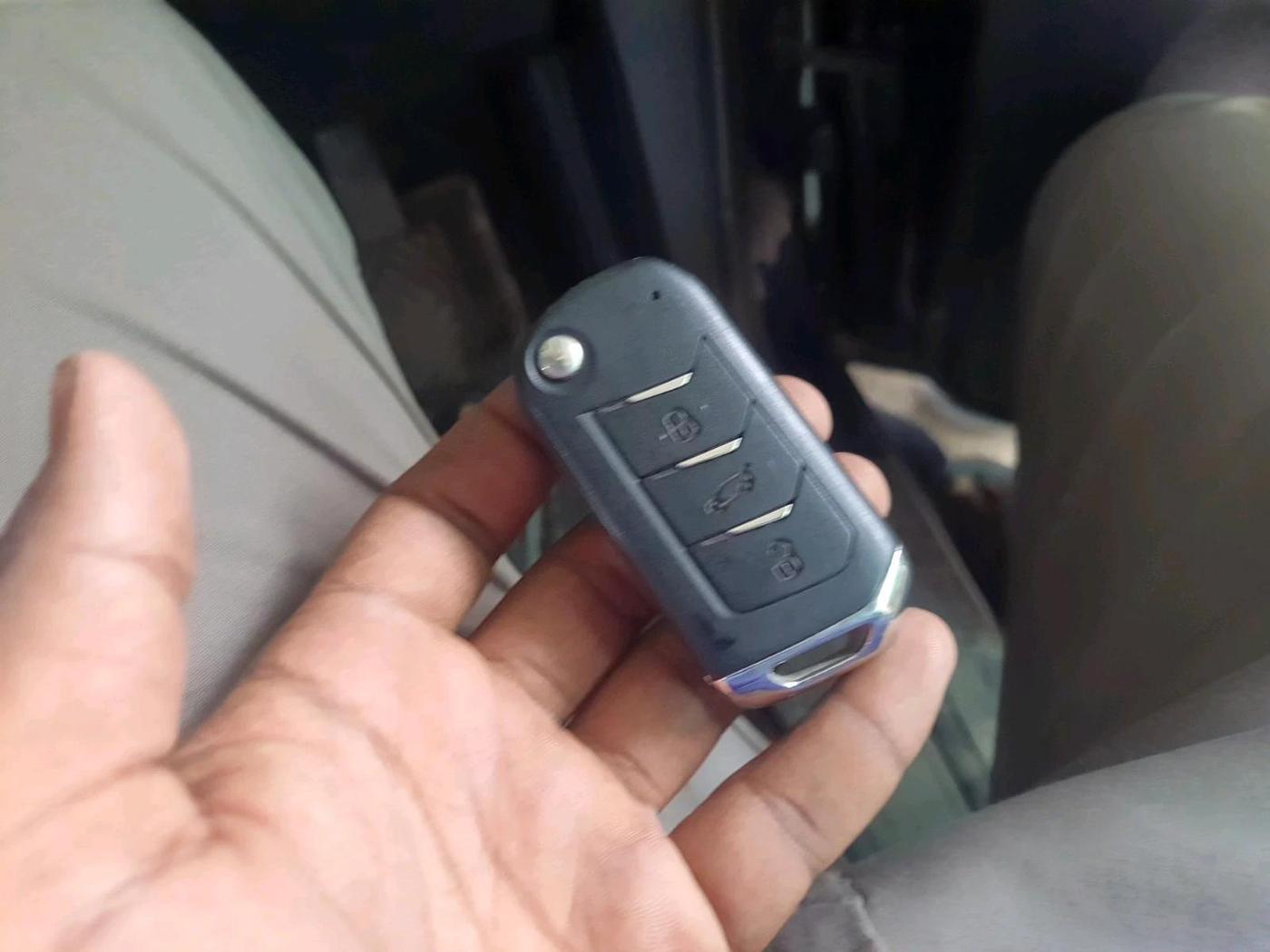 2022 Mahindra XUV700 AX 7 LUXURY D AT 7 STR, Diesel, Automatic, 1,31,054 km, interior