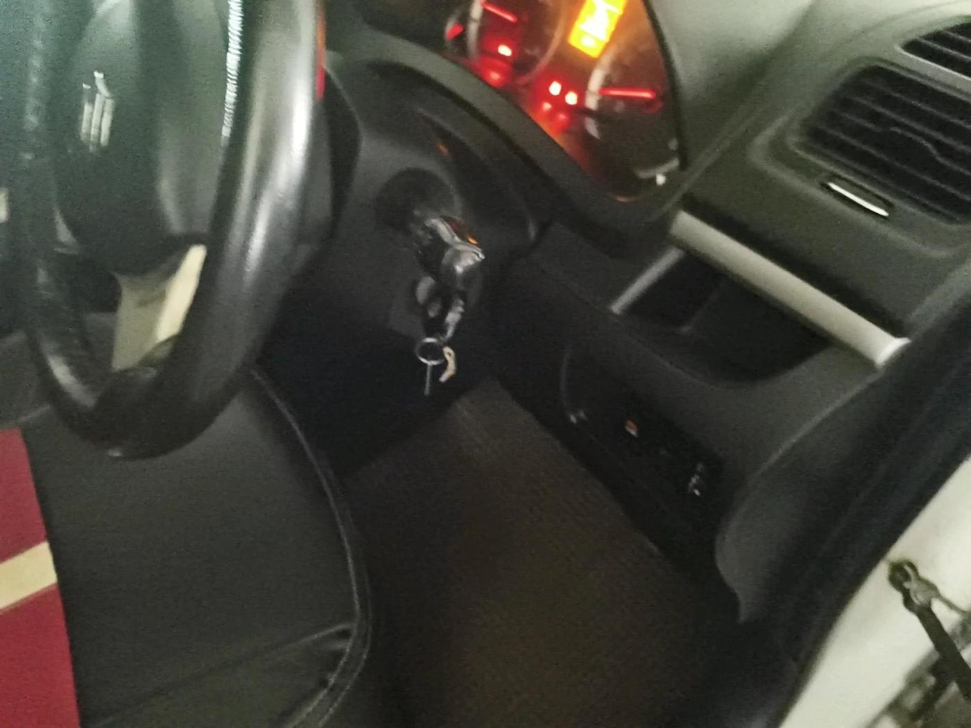 2013 Maruti Swift VXI, Petrol, Manual, 66,898 km, interior