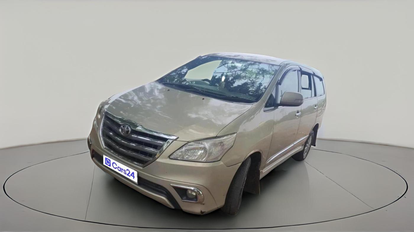 2013 Toyota Innova 2.5 VX 8 STR, Diesel, Manual, 3,13,661 km, exterior