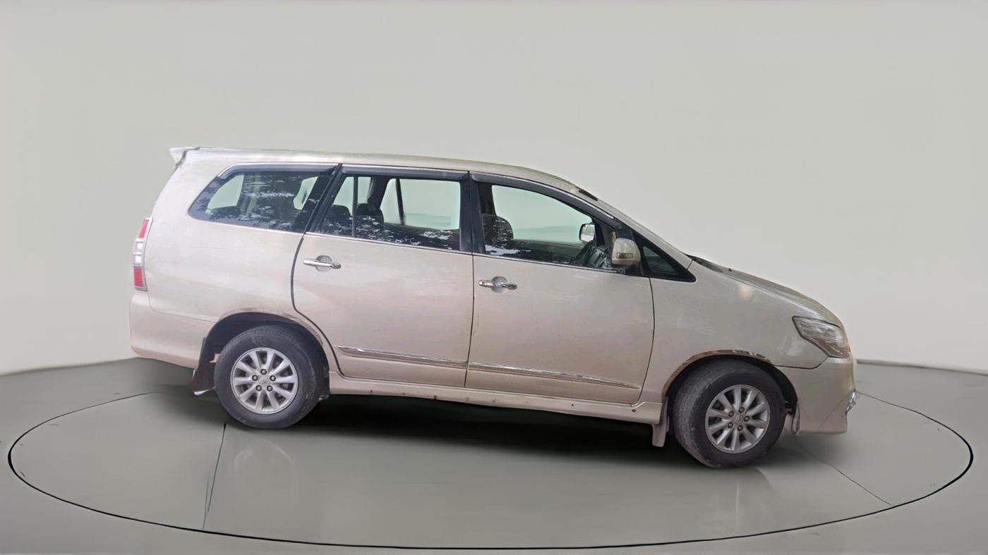 2013 Toyota Innova 2.5 VX 8 STR, Diesel, Manual, 3,13,661 km, exterior