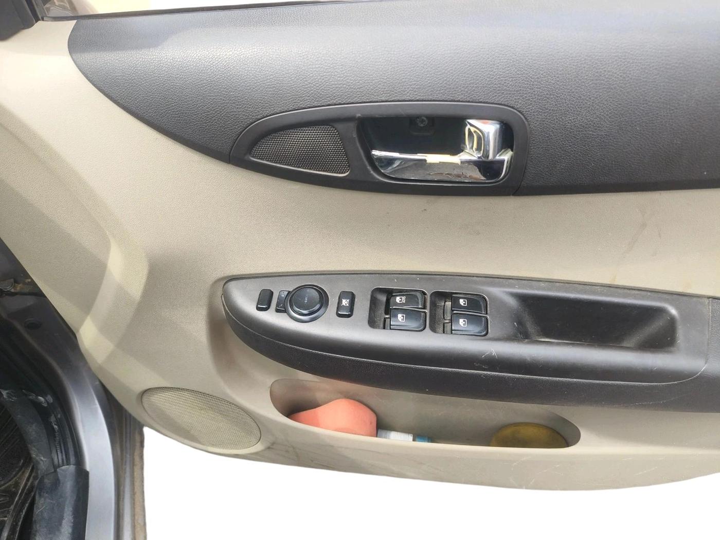 2013 Hyundai i20 MAGNA 1.2, Petrol, Manual, 94,067 km, interior