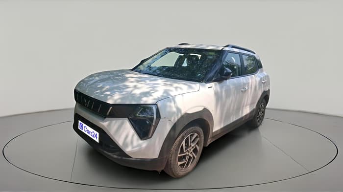 2024 Mahindra XUV 3XO AX5 1.2 L TCMPFI AT, Petrol, Automatic, 26,500 km, exterior