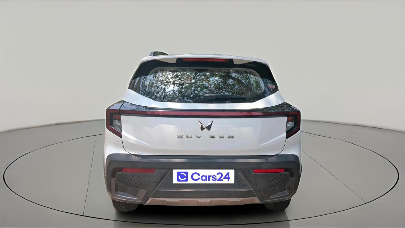 2024 Mahindra XUV 3XO AX5 1.2 L TCMPFI AT, Petrol, Automatic, 24,359 km, exterior