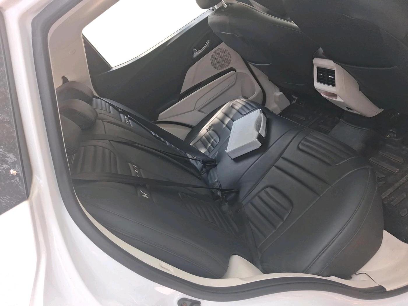 2024 Mahindra XUV 3XO AX5 1.2 L TCMPFI AT, Petrol, Automatic, 24,359 km, interior