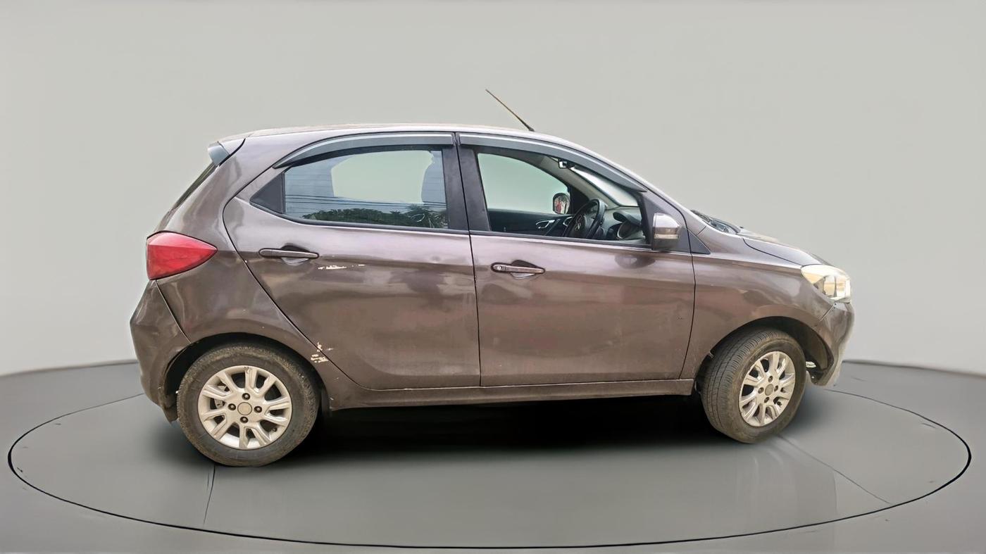 2017 Tata Tiago XZ PETROL, Petrol, Manual, 1,32,195 km, exterior