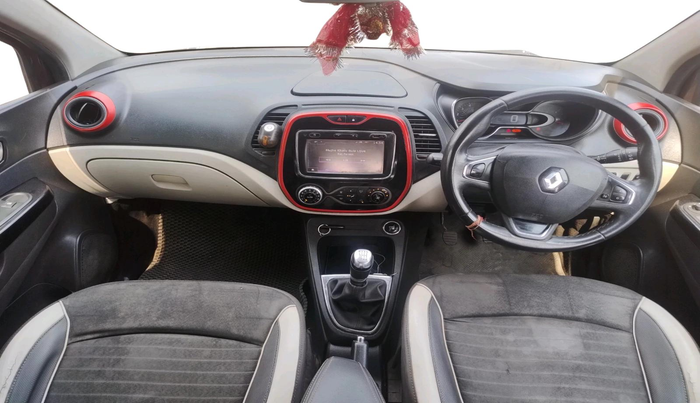 2017 Renault Captur RXT DIESEL, Diesel, Manual, 1,72,492 km, interior
