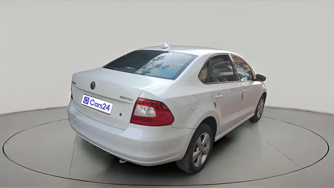2016 Skoda Rapid 1.5 TDI CR ELEGANCE AT, Diesel, Automatic, 1,43,636 km, exterior