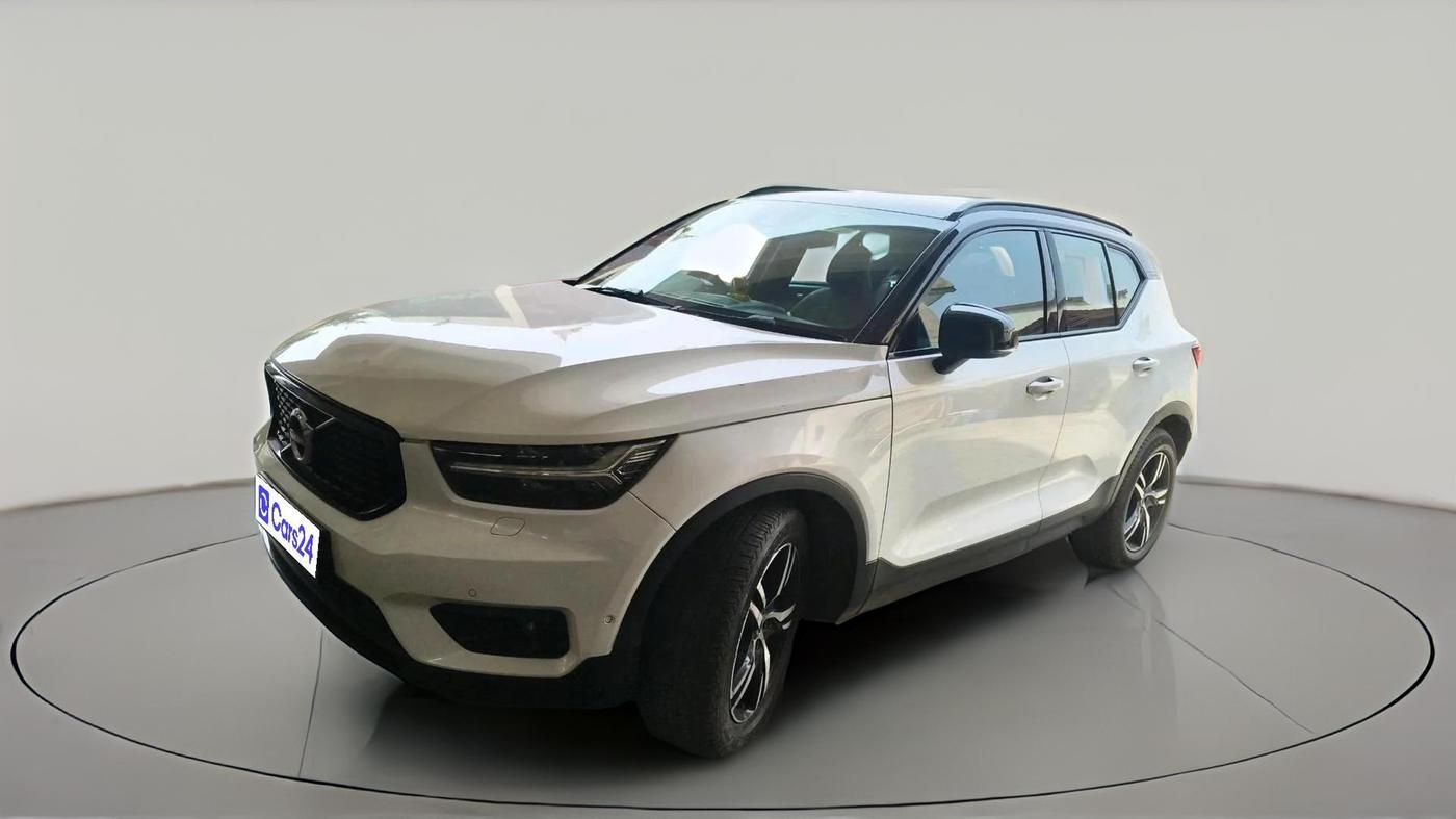 2018 Volvo XC 40 D4 MOMENTUM, Diesel, Automatic, 92,477 km, exterior