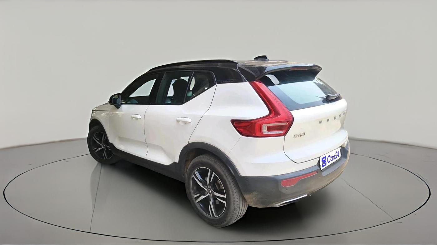 2018 Volvo XC 40 D4 MOMENTUM, Diesel, Automatic, 92,477 km, exterior
