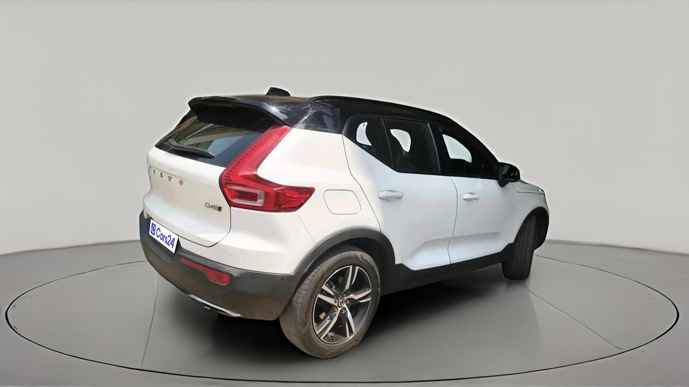 2018 Volvo XC 40 D4 MOMENTUM, Diesel, Automatic, 92,477 km, exterior