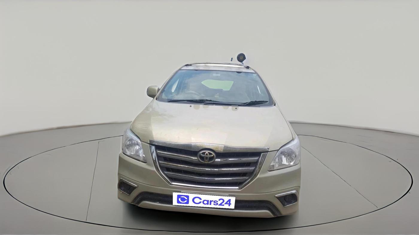 2012 Toyota Innova 2.5 GX 8 STR, Diesel, Manual, 1,96,913 km, exterior