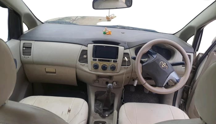 2012 Toyota Innova 2.5 GX 8 STR, Diesel, Manual, 1,96,913 km, interior