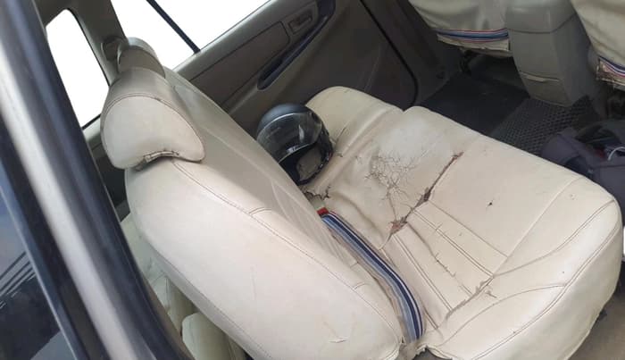 2012 Toyota Innova 2.5 GX 8 STR, Diesel, Manual, 1,96,913 km, interior
