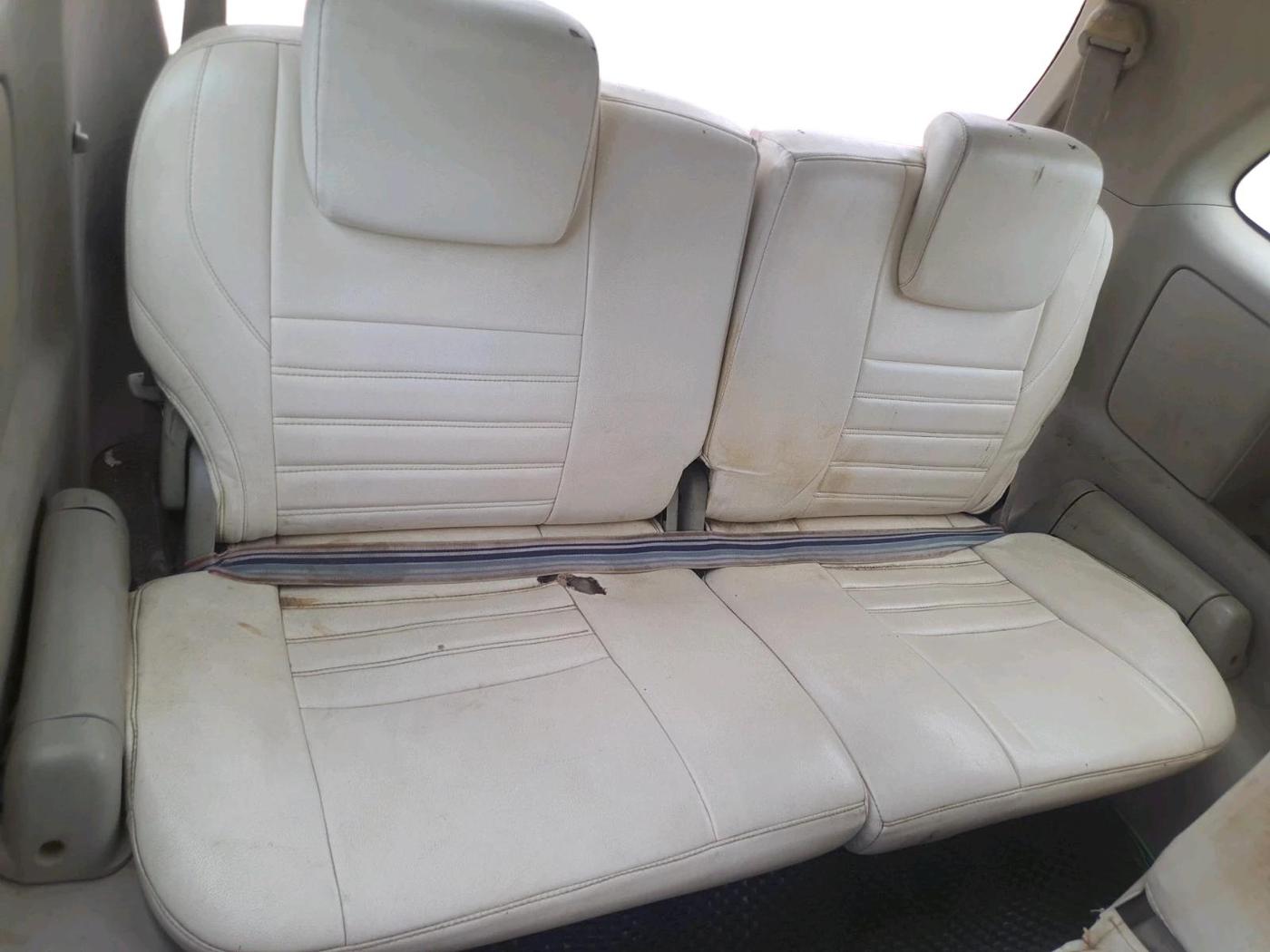 2012 Toyota Innova 2.5 GX 8 STR, Diesel, Manual, 1,96,913 km, interior