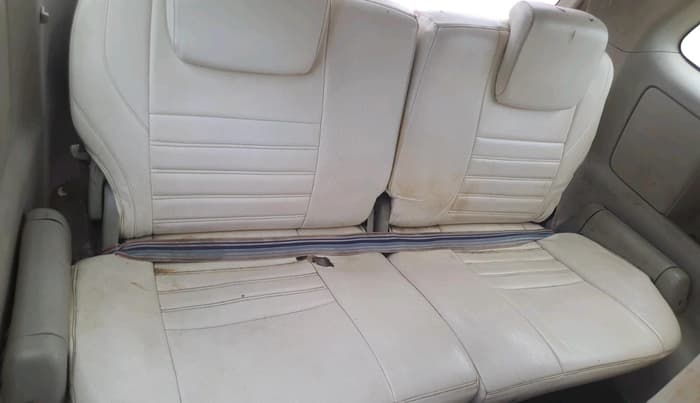 2012 Toyota Innova 2.5 GX 8 STR, Diesel, Manual, 1,96,913 km, interior