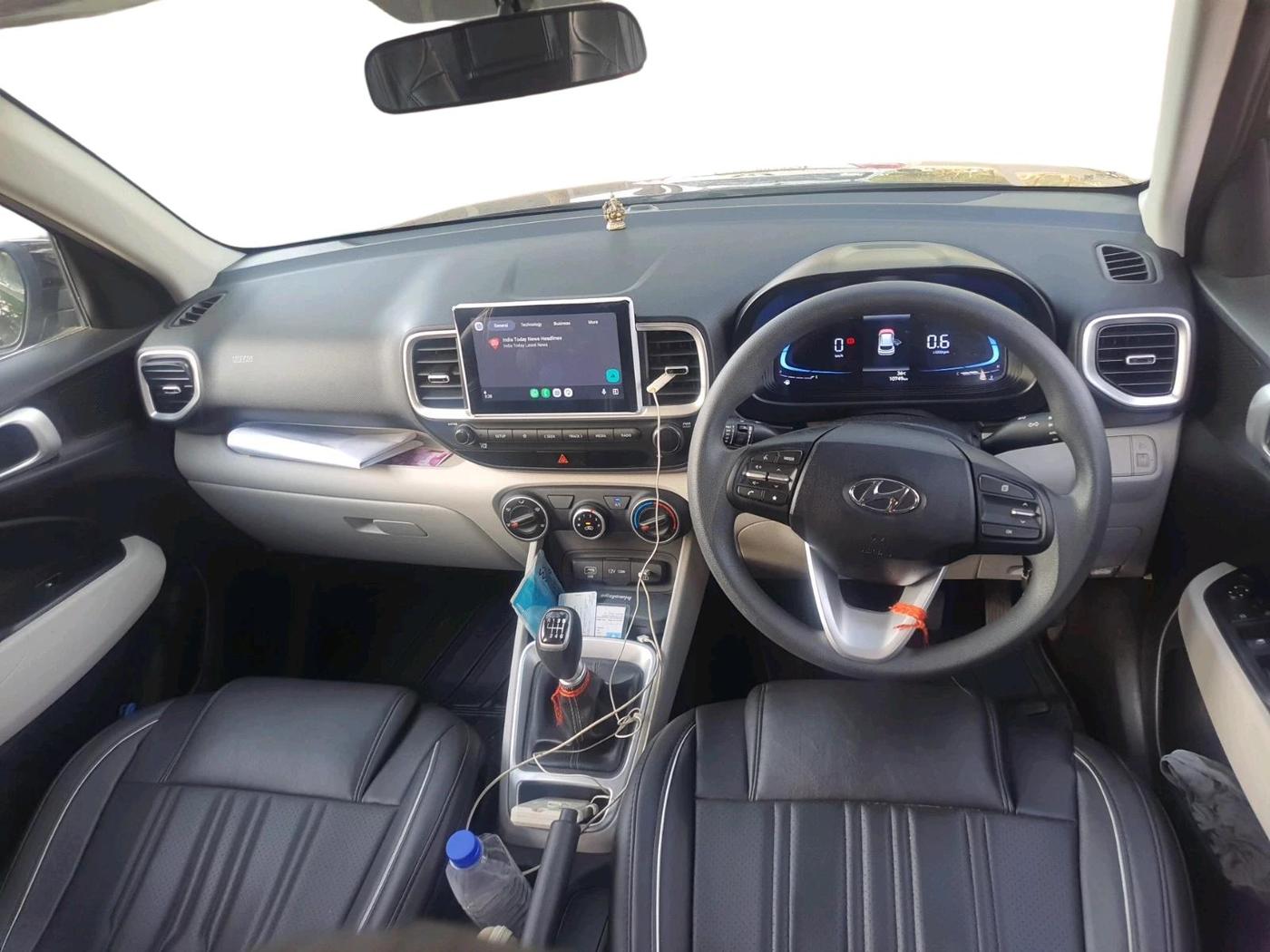 2025 Hyundai VENUE S PLUS 1.5 CRDI, Diesel, Manual, 10,749 km, interior