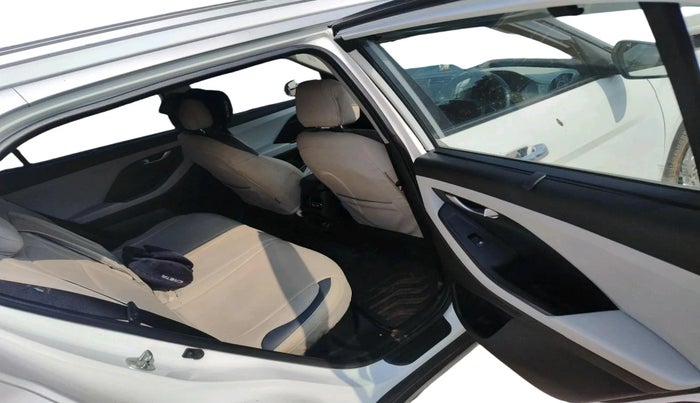 2022 Hyundai Creta SX EXECUTIVE 1.5 PETROL, Petrol, Manual, 33,991 km, interior