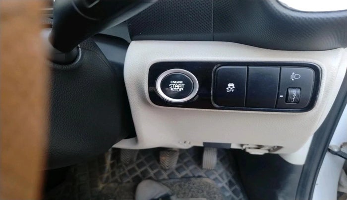 2022 KIA SONET HTX 1.5, Diesel, Manual, 1,18,810 km, interior