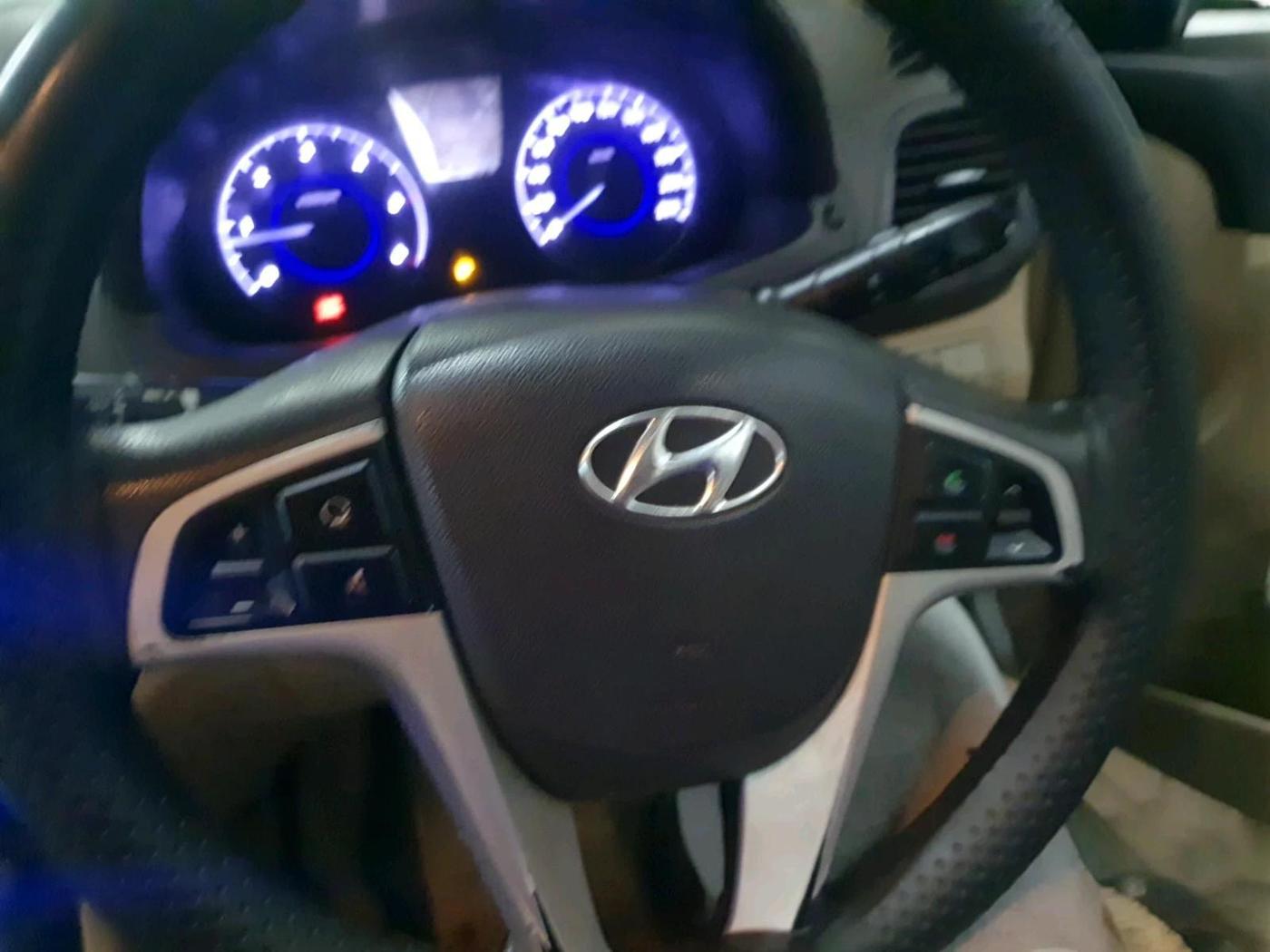 2012 Hyundai Verna FLUIDIC 1.6 CRDI SX, Diesel, Manual, 1,14,589 km, interior