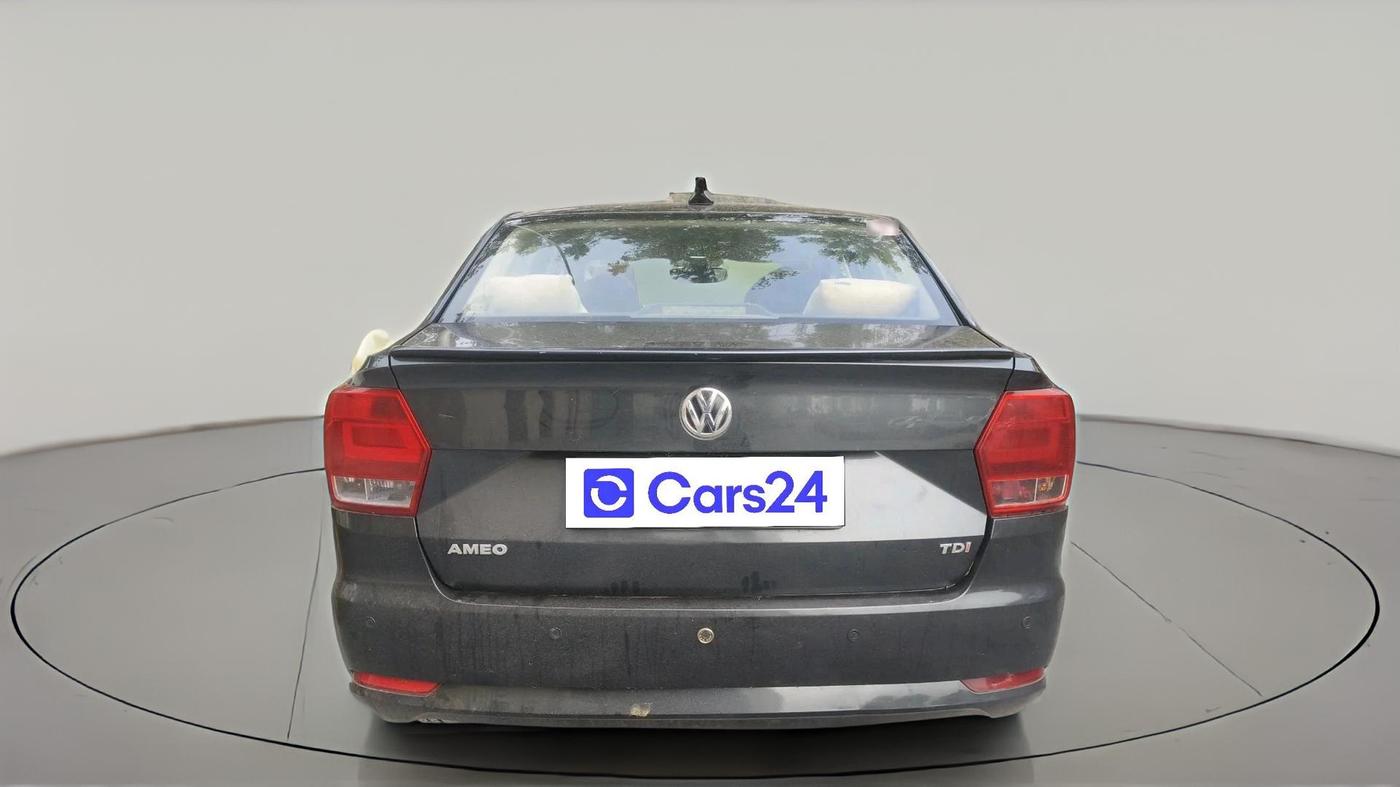2017 Volkswagen Ameo COMFORTLINE 1.5L, Diesel, Manual, 1,60,199 km, exterior