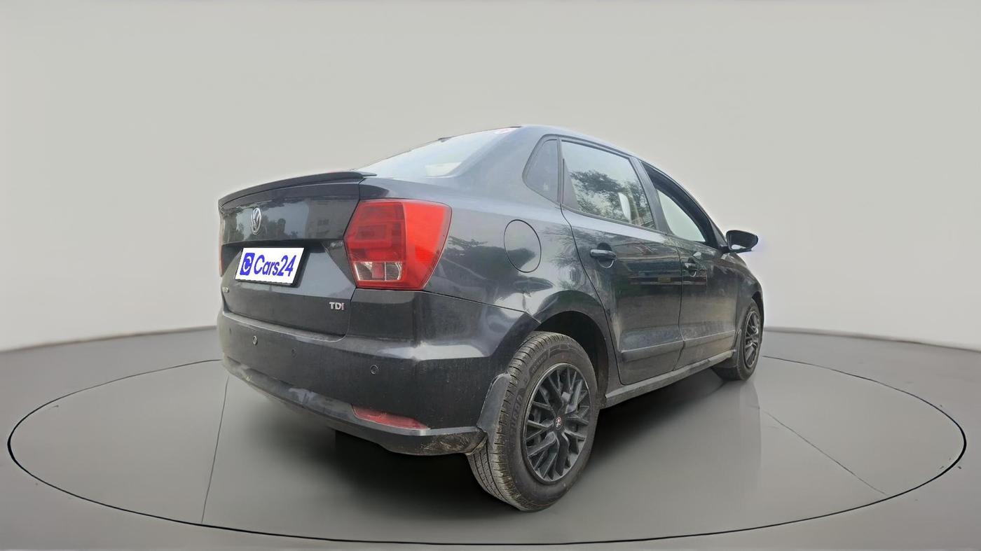 2017 Volkswagen Ameo COMFORTLINE 1.5L, Diesel, Manual, 1,60,199 km, exterior