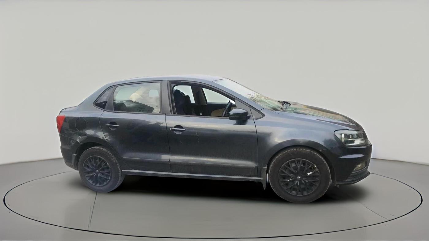 2017 Volkswagen Ameo COMFORTLINE 1.5L, Diesel, Manual, 1,60,199 km, exterior