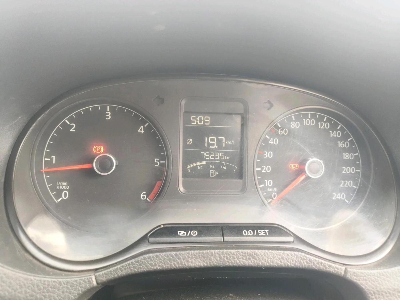 2017 Volkswagen Ameo COMFORTLINE 1.5L, Diesel, Manual, 1,60,199 km, interior