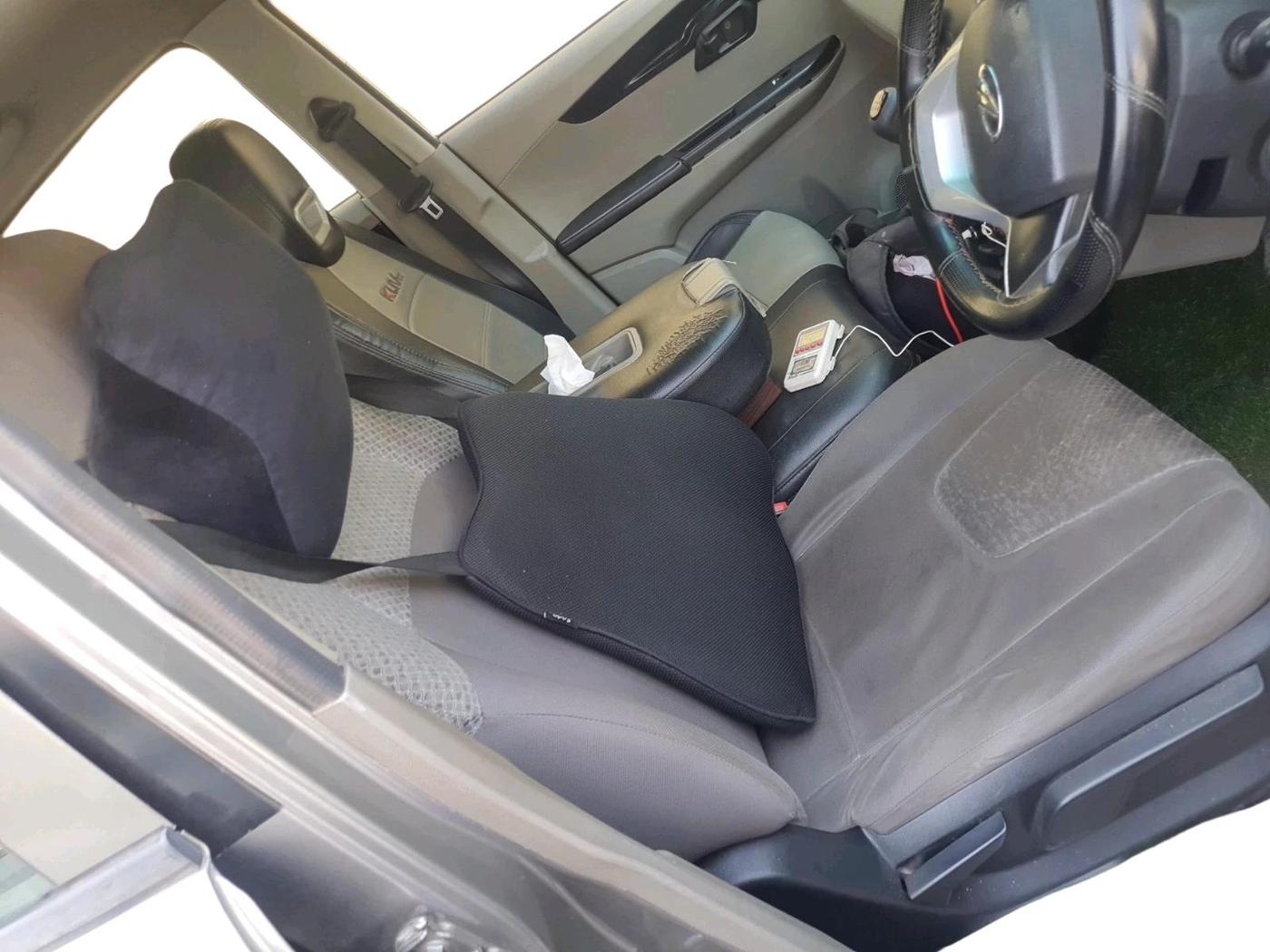 2016 Mahindra Kuv100 K6 PLUS 6 STR, Petrol, Manual, 1,17,478 km, interior