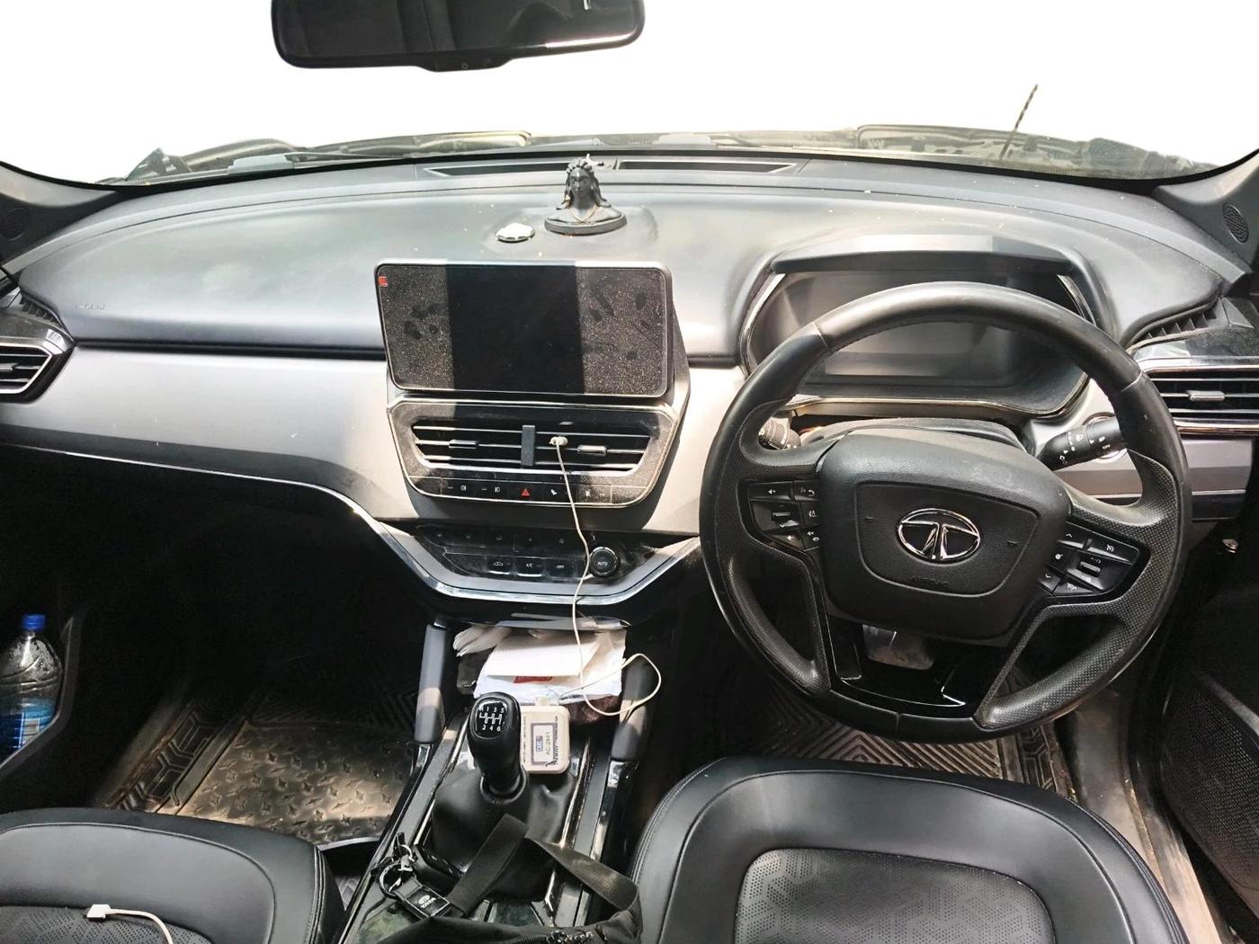 2023 Tata Safari XZ PLUS DARK EDITION, Diesel, Manual, 69,858 km, interior