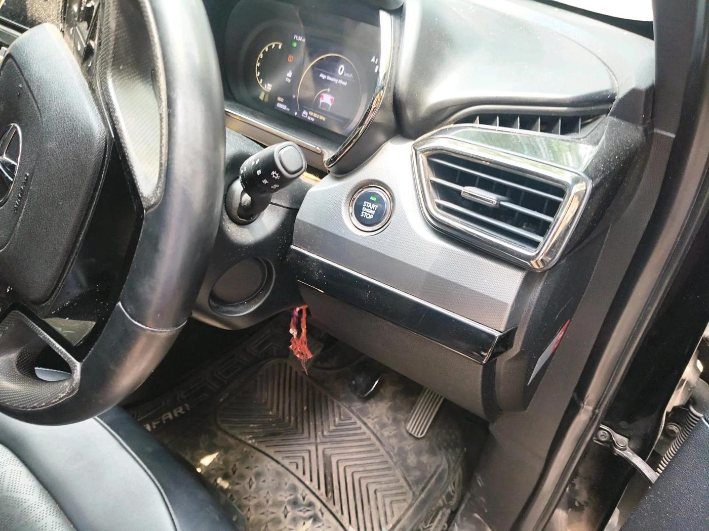 2023 Tata Safari XZ PLUS DARK EDITION, Diesel, Manual, 69,858 km, interior