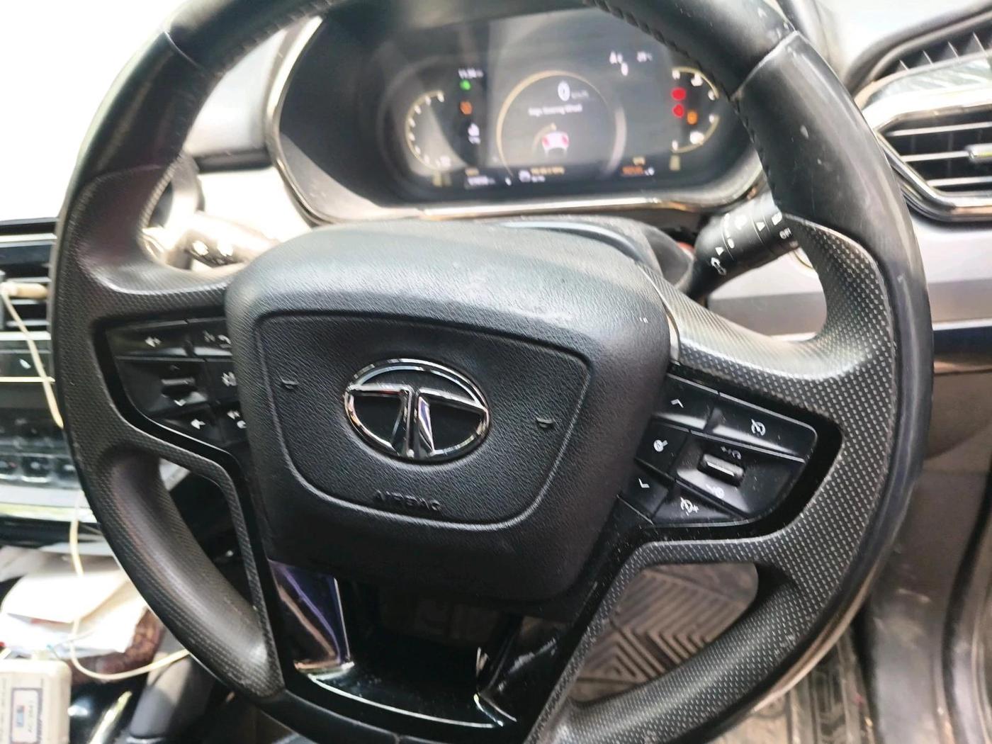 2023 Tata Safari XZ PLUS DARK EDITION, Diesel, Manual, 69,858 km, interior