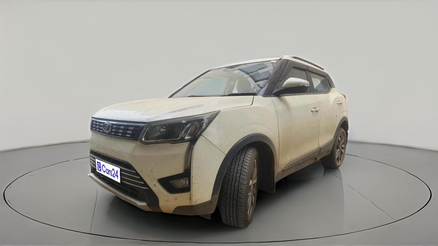 2019 Mahindra XUV300 W8 (O) 1.2 PETROL, Petrol, Manual, 1,26,424 km, exterior