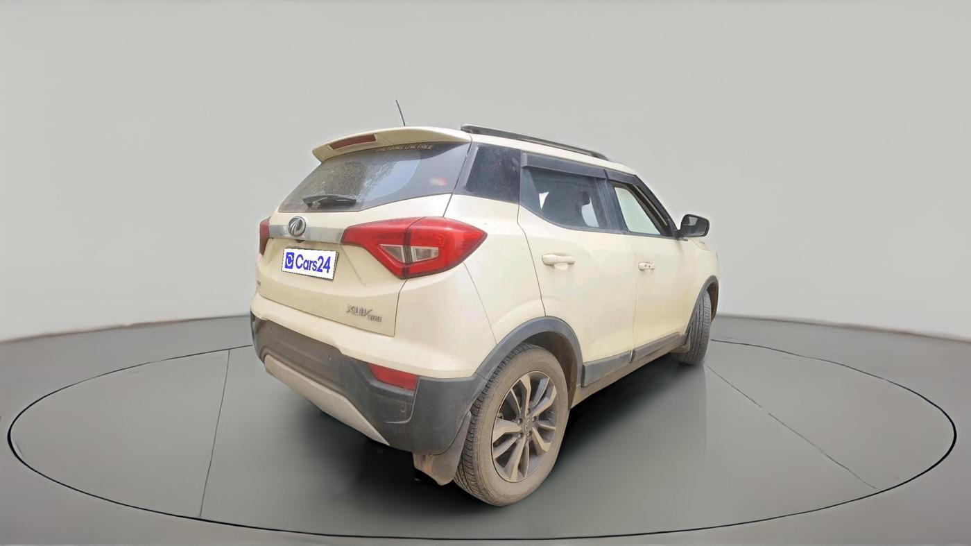 2019 Mahindra XUV300 W8 (O) 1.2 PETROL, Petrol, Manual, 1,26,424 km, exterior